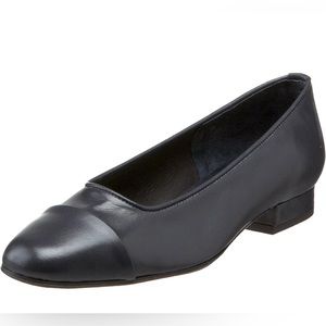 Vaneli Cap Toe Flat